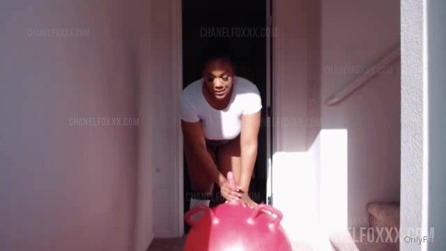 Hot onlyfan model bouncy ball sex-toy ride